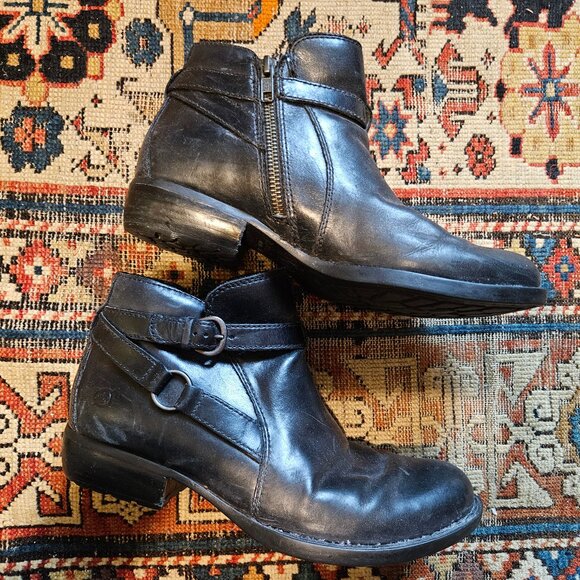 Black Born Leather Booties  8M 1" Heel - Picture 5 of 9